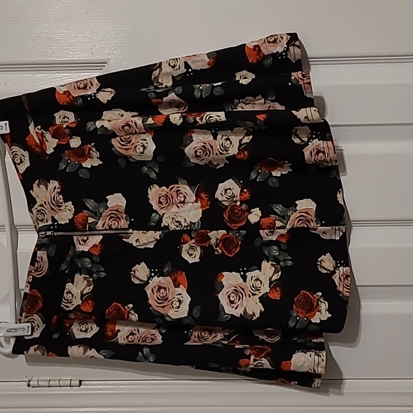 H&M Skater Skirt. Black with Roses on it. - Picture 3 of 5